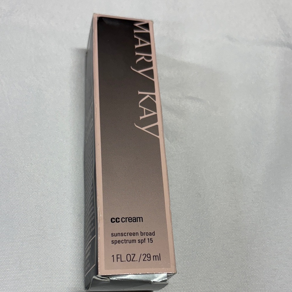 Mary Kay Sunscreen Broad Spectrum SPF 15 CC Cream- Deep